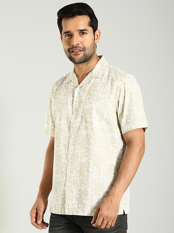 Indian Terrain Men's Regular Fit Half Sleeve Floral Print Green Shirt